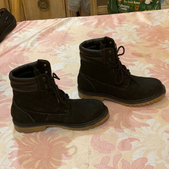 Aldo black chunky lace up boots, size 7. - Picture 3 of 6